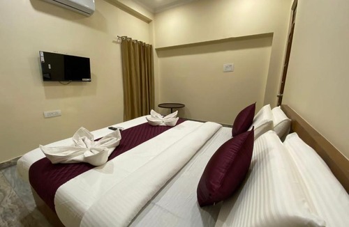 Hyderabad Apartment | Villa Rooms At Moosapet Near Lake Shore Mall By KP Suites