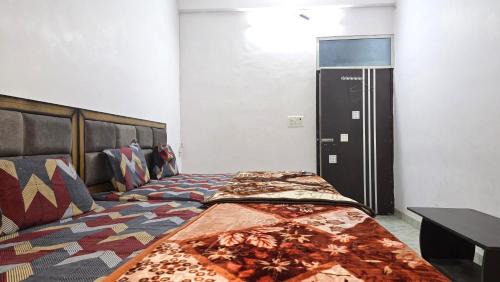 Mathura Hotel | Vinayak Palace