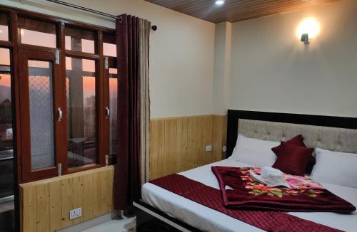 Shimla Apartment | Vintage Woods Inn