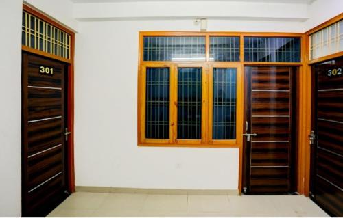 Gomti Nagar House | Virasat guest house