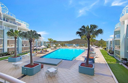 Ettalong Beach House | Vista Mare - Beachside Studio with Stunning Views