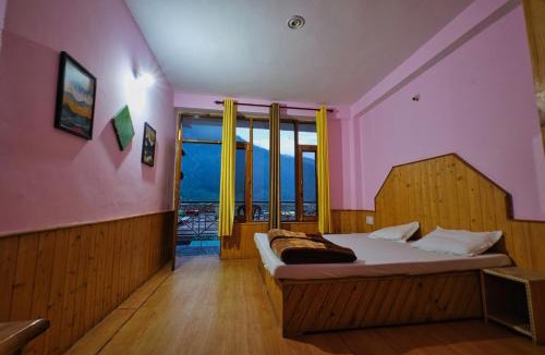 Old Manali Hostel | Voyageur Nest