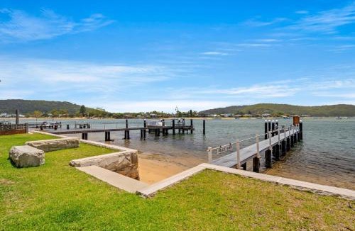 Wagstaffe House | Wagstaffe Waterfront Retreat