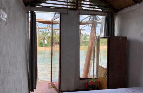 Arambol Hotel | Wake by the lake cottages