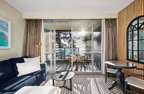 Manly Apartment | Wake to Waves - Beachfront Ocean Views