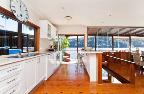 Cottage Point House | Wake up to pure bliss at our rustic paradise, ON the Hawkesbury River