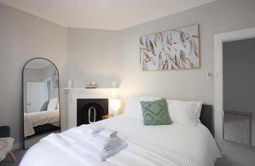 Woolloomooloo Apartment | Walk to Art Gallery of NSW, Botanical Gardens or CBD