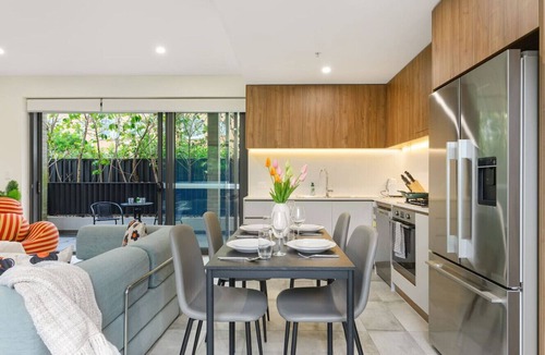 Marrickville Apartment | Warm Marrickville 2BR | 5 Min Walk to Train