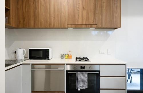 Marrickville Apartment | Warm Marrickville Studio 5 Min Walk to Train