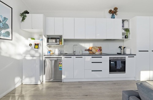 Page Apartment | WARM Sunlit Sustainable north facing Studio