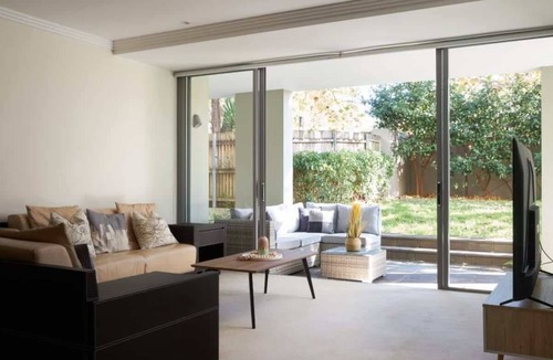 Warrawee Apartment | Warrawee Garden - 3 bedroom apartment