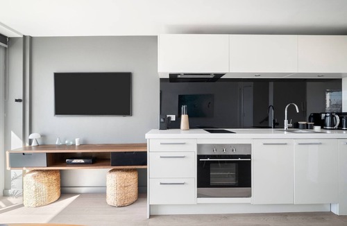 Manly Apartment | Water View Coastal Loft in Manly Pool Access