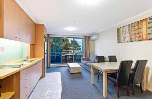 The Entrance Apartment | Waterfront Apartment 114