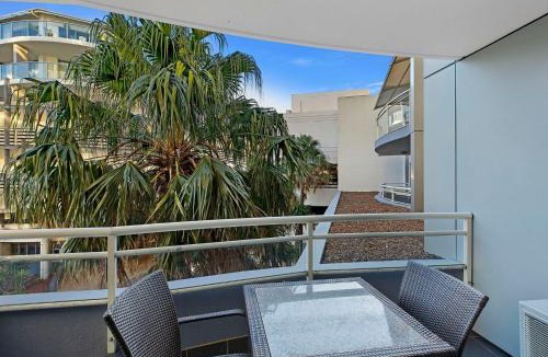 The Entrance Apartment | Waterfront Apartment 114