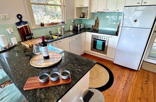 Maianbar Cottage | Waterfront Cottage Royal National Park - Southern Sydney