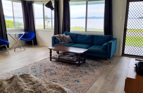 Swan Bay House | Waterfront Cottage, TOP NOTCH