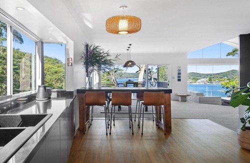 Daleys Point House | Waterfront Retreat - Waterfront @ Daley Point