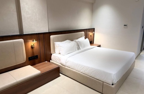 Indore Hotel | WATERLILY HOTEL