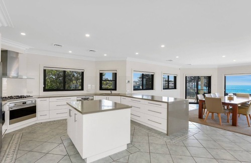 Blue Bay House | WAVES AT BLUE BAY | Beachfront , Pool | Accom Property