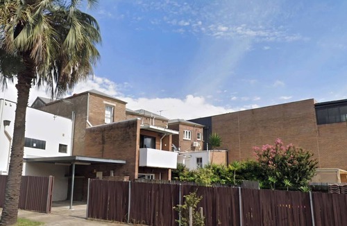 Haberfield Apartment | Welcoming 3BR Flat in Buzzing Haberfield