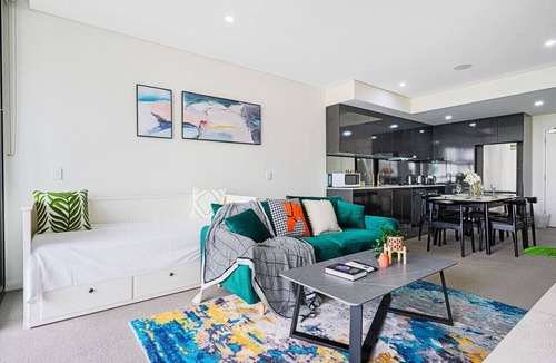 Wentworth Point Apartment | Wentworth Point Modern 2Br with large belcony
