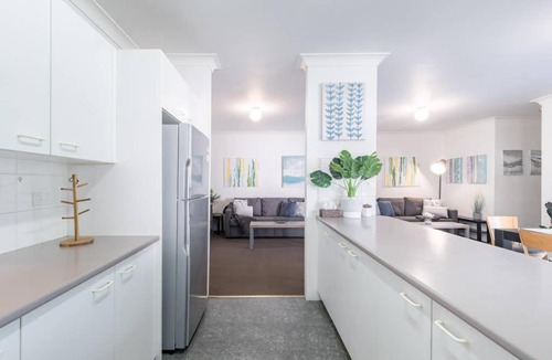 Westmead Apartment | Westmead ModernHome 2bedRM 2Sofabed 2bath Sleeps 8