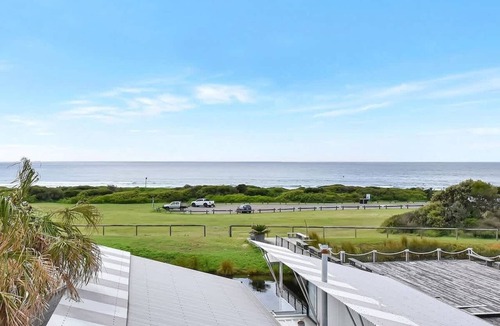 Caves Beach House | Whale Tales at Caves Beach Villas