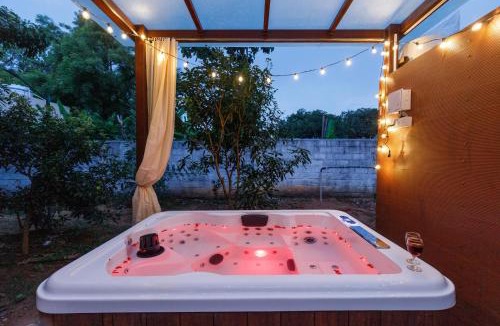 Narasapura Villa | WhiteLotus Villa by StayJadeJacuzzi30min Airport