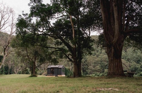 Cedar Brush Creek House | Wild & Secluded Off-Grid Cabin Retreat - Heike