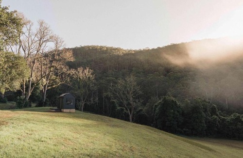 Cedar Brush Creek House | Wild & Secluded Off-Grid Cabin Retreat - Heike
