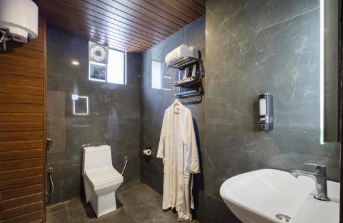 Gachibowli Hotel | Wild Warriors by Wild wings