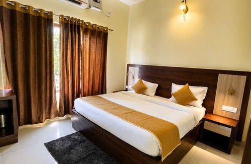 Dhikuli Hotel | Wildline Gold Resort