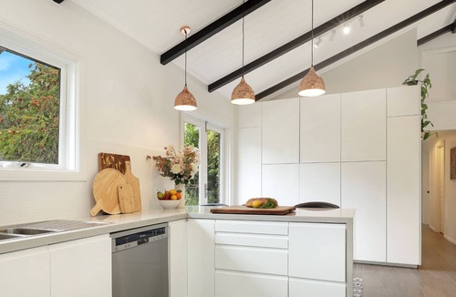Bundanoon House | Wombleton – country escape with comfort, charm and village convenience
