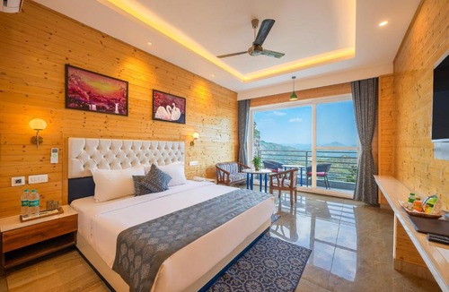 Kumarhatti Hotel | Wood Stock Luxury-New Property-Rooftop Terrace-Forest Trail Adjoining the Property