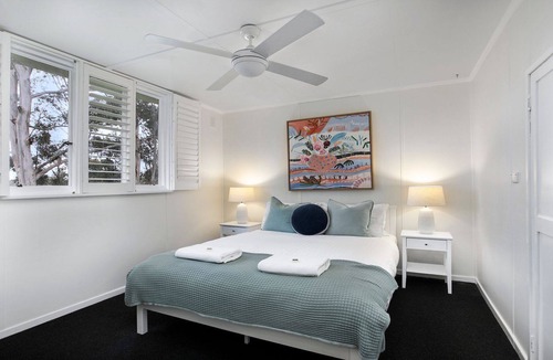 Canyonleigh House | Woodridge – comfortable and Spacious 4-bedroom cottage with stunning rural views