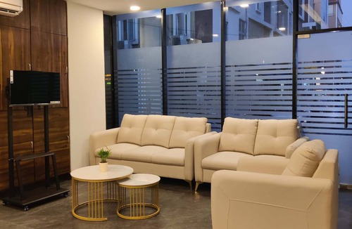Hyderabad Hotel | Yellow Sapphire Hotel Gachibowli