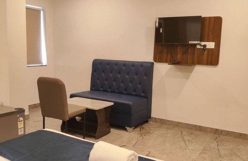 Hyderabad Hotel | Yellow Sapphire Hotel Gachibowli