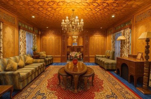 Dal Lake Hotel | Young Bombay Premium Heritage Houseboat