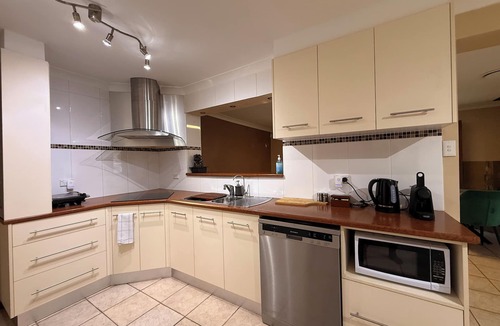 Cranebrook House | Your Beautiful Family's Oasis.