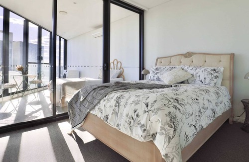 Wentworth Point Apartment | Your Oasis by The Water - Views, Parking, Sunlight