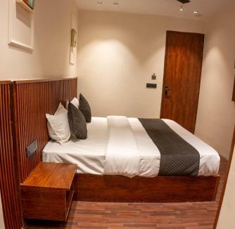Rohini Hotel | Z4 Residency & Cafe