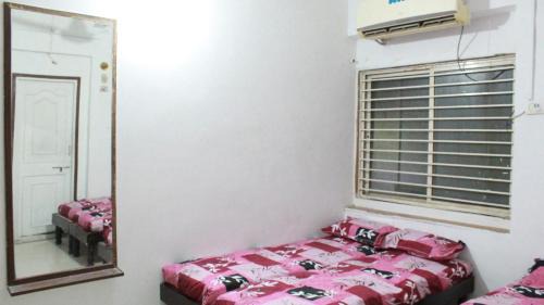 Navrangpura Hostel | Zenaura mansio