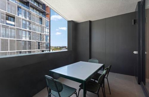 Zetland Apartment | Zetland Base - Urban Comfort near Dining & Transport