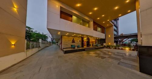 Dehradun Hotel | ZiP By Spree Hotels Grand Legacy Prime - GMS Road Dehradun