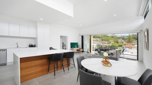 #15 The Ash Apartments Close To Beach Accom Holidays