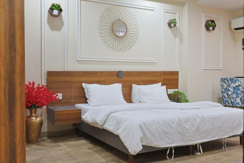 1BHK With Balcony Luxury Serviced Apartments Sector 42 Gurgaon