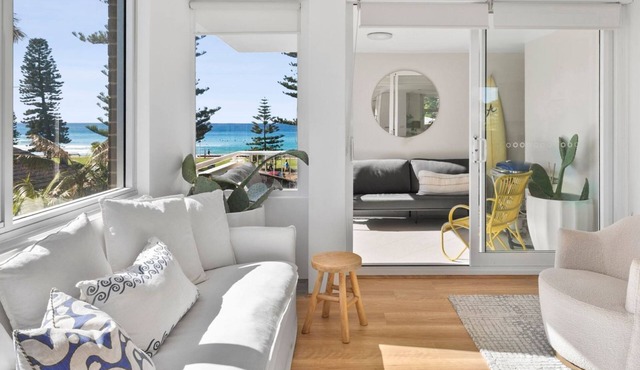2 Bedroom Apartment with views of Manly Beach!