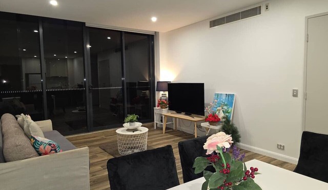 2BR Apartment Eastgarden 15 Near SYD CBD & Airport