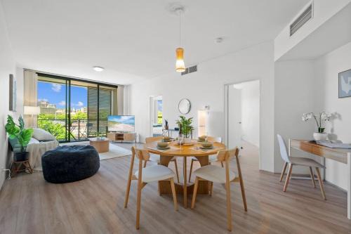 2BR Chippendale - Free Parking, Walk to Central