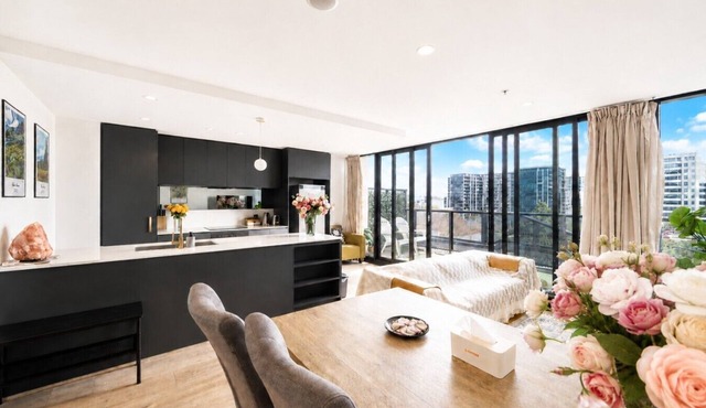 3 BRs topfloor view@Heart of Canberra free parking